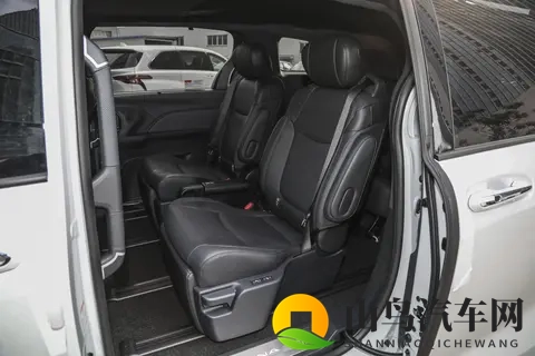 丰田赛那四驱双擎，三款车型如何选？-3