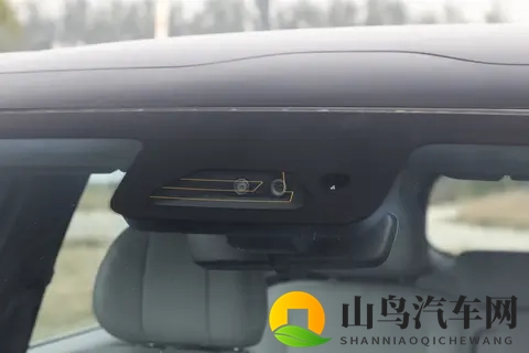 史诗级纠结？深蓝S09与魏牌蓝山，谁才是30万级大六座SUV优选？-2