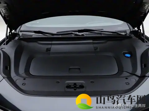 极氪001降价至269万!900V架构让燃油车慌了-2