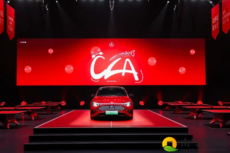 打破界限——全新梅赛德斯-奔驰纯电CLA上市-1