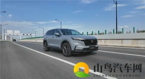 男生把小困困进女生困里游戏：汽车游戏新潮流：小困困受热捧，男女玩家齐狂欢-3