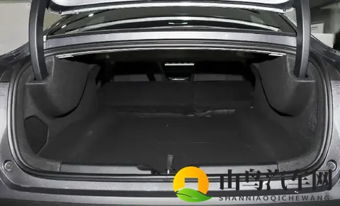 1399万起!深蓝L06纯电轿跑预售,续航高达670公里-3