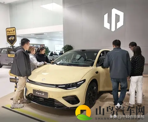 Lafa5-可能是新生代的电动高尔夫-1