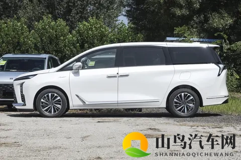 2026 款 GL8 陆尊怎么选？3 款车各有适配，哪款适合你-1