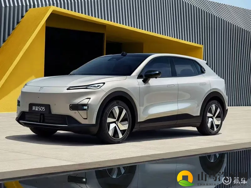 深蓝S05：凭借无框车门+6.28秒破百去征服年轻市场-1