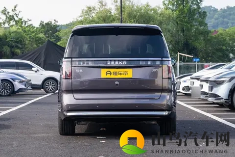 极氪 009:双十一给家人的豪华守护,适合家用的 MPV 选择-3