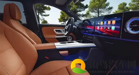全新一代梅赛德斯-奔驰GLB内饰官图发布 搭载三连屏设计-1