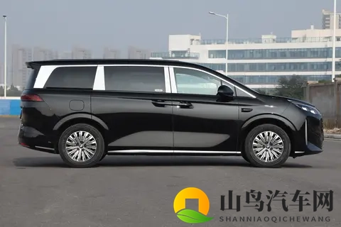 奶爸车的新选择，车长5145mm，配15T混动，纯电续航218公里-2