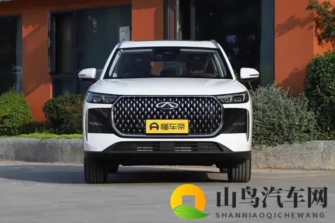 奇瑞第五代瑞虎8上市：双前脸设计，轴距2825mm，标配8155芯片-1