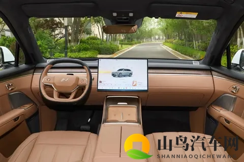 纯电大三排SUV，标配900V快充，三分钟换电，出行无忧：乐道L90-1