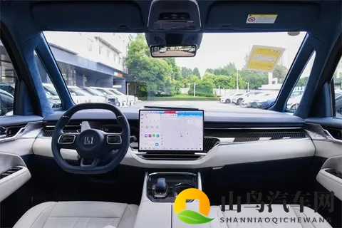 别只当它是商务车!极氪009超5成是家用,1-9月交付3万台-1