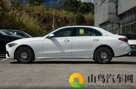 花30万买台15T的车，到底图个啥？静态解析奔驰C级-1