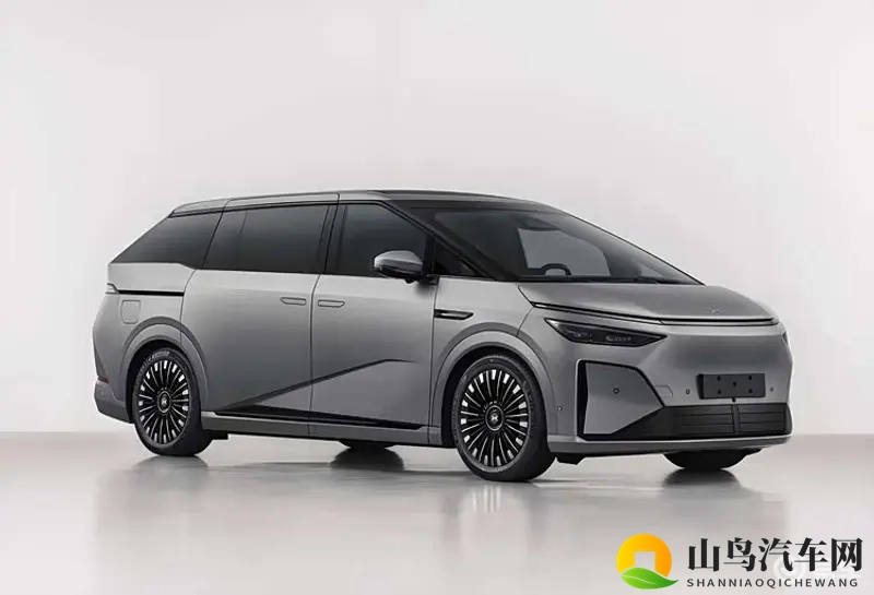 何小鹏发布小鹏X9超级增程的内饰图,综合续航1602公里-1