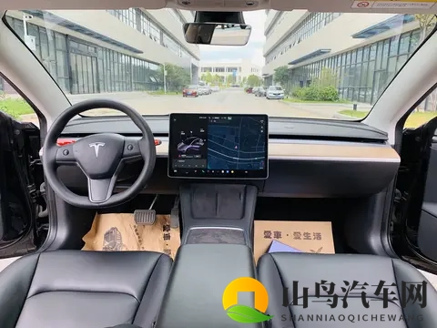 10万出头开走特斯拉！21年Model3，代步练手好选择-3