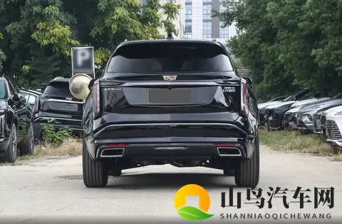 与其说它固执,倒不如说它专业,试驾凯迪拉克XT5,底盘确实强-3