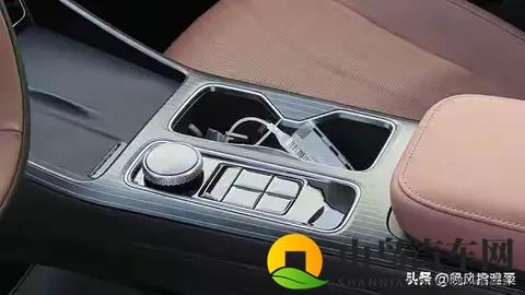 全新瑞虎8上市，8155芯片+170°躺椅，只要10万级-2