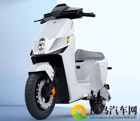 绿源S90-D:12项专利电机+3种动力模式，真能颠覆摩旅？-3