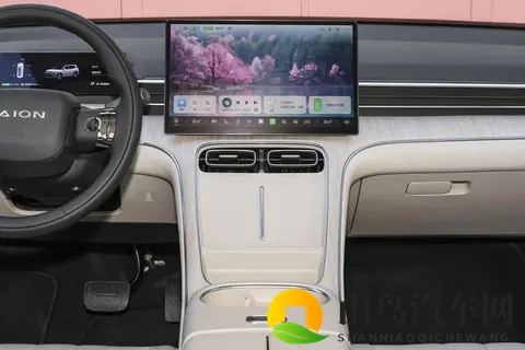 埃安 AION i60 预售价1268万起，家用SUV选这款增程车，能省不少油-3