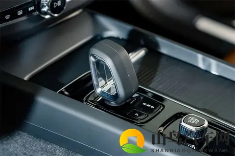 18万拿下准新沃尔沃XC60，享受北欧豪华风！-1