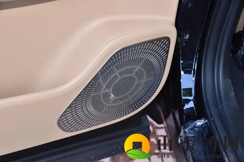 1398万起,四驱+230km纯电续航,蓝电E5 PLUS还送轮上三室一厅-1