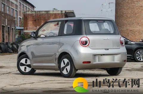 陈冠希阿娇全套无删减1313：科技革新引领未来，智能驾驶与新能源汽车新趋势-3