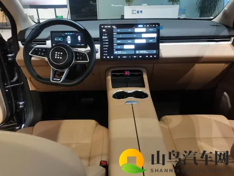 够大够舒适？蓝电E5 PLUS能成家用SUV新选择吗？-1