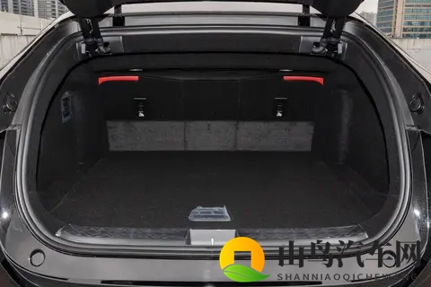 阿维塔12 2026款 Max后驱增程版实车体验:四激光+5201kWh大电池-1