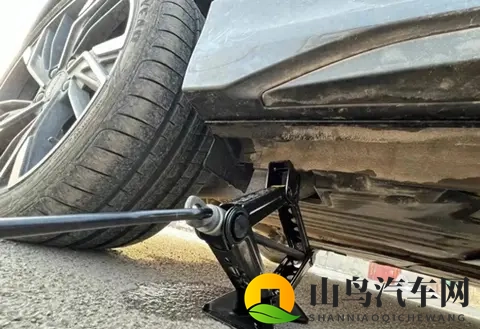 换胎必修课：尺寸之外，这两个关键数字才是安全与省油的真行家-1