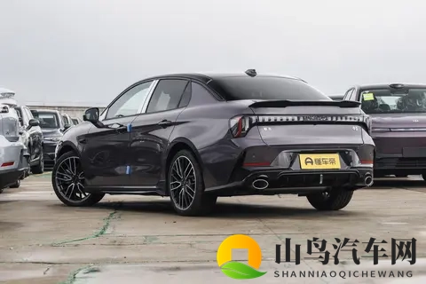 领克03 2026款 20TD AT Ultra：紧凑型燃油轿车的全能表现-1