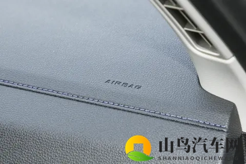 福特领睿2025款购车指南手册:那个版本性价比最高-3