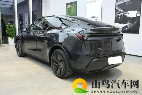 纯电续航821km，支持L2级辅驾，Model Y上新长续航后轮驱动版！-1