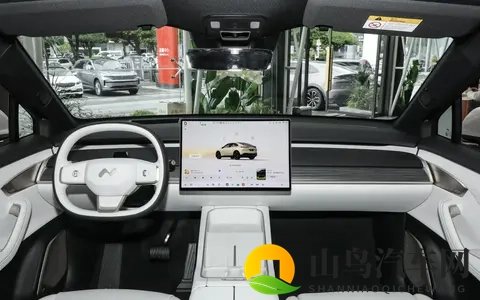 乐道L60 2025款740km长续航版,外观大气,内饰豪华-2