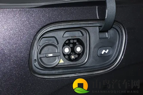 家用SUV的优选？乐道L90试驾感受：超大前备舱，实用又好玩-3