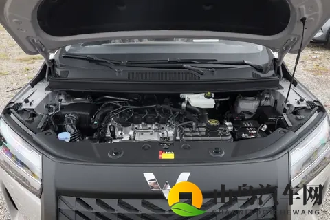 家用MPV如何选?五菱星光730插混版,全家人都满意的一台车-1