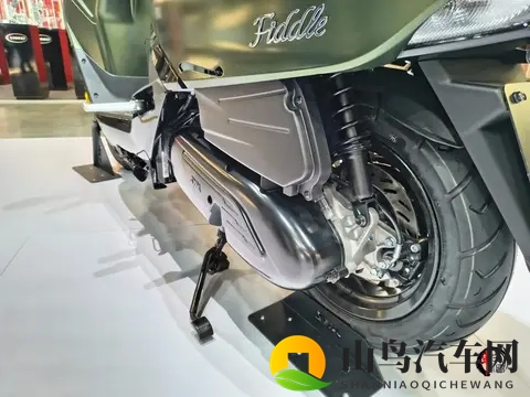 全LED灯组+双通道ABS，2026款三阳SYM Fiddle125复古踏板亮相米兰-2