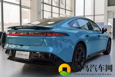 东风奕派eπ007+到店，全系标配激光雷达+8295芯片，还带电动尾翼-1