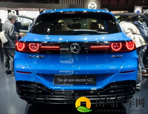 新款梅赛德斯奔驰GLC EQ在日本移动展亮相！-1