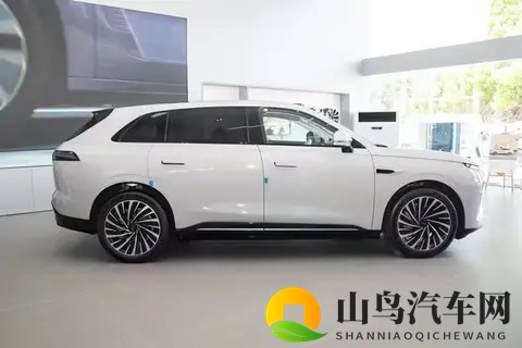 1898万起,家用SUV就该选它!性能、舒适、智能都拉满-1