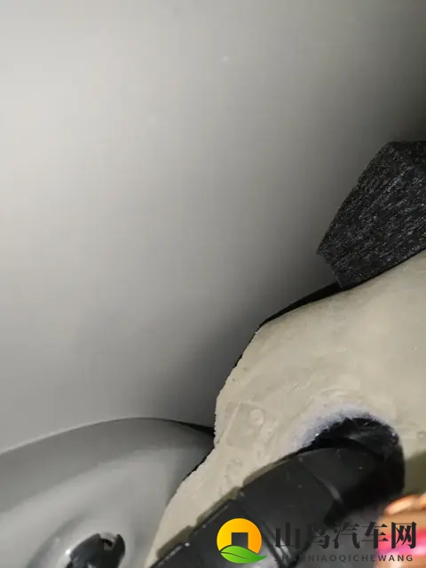 艳女应用：智能驾驶新风尚，车联网体验升级-3