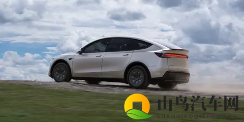 821km 续航 + 2885 万起！特斯拉 Model Y 新车型直击用户痛点-1