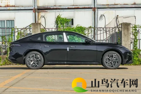 深度体验东风奕派eπ007+:内外兼修,实力不凡-1