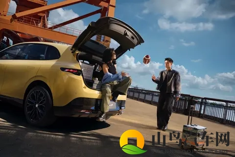 零跑 Lafa5 正式开启预售 为全球年轻用户打造-3