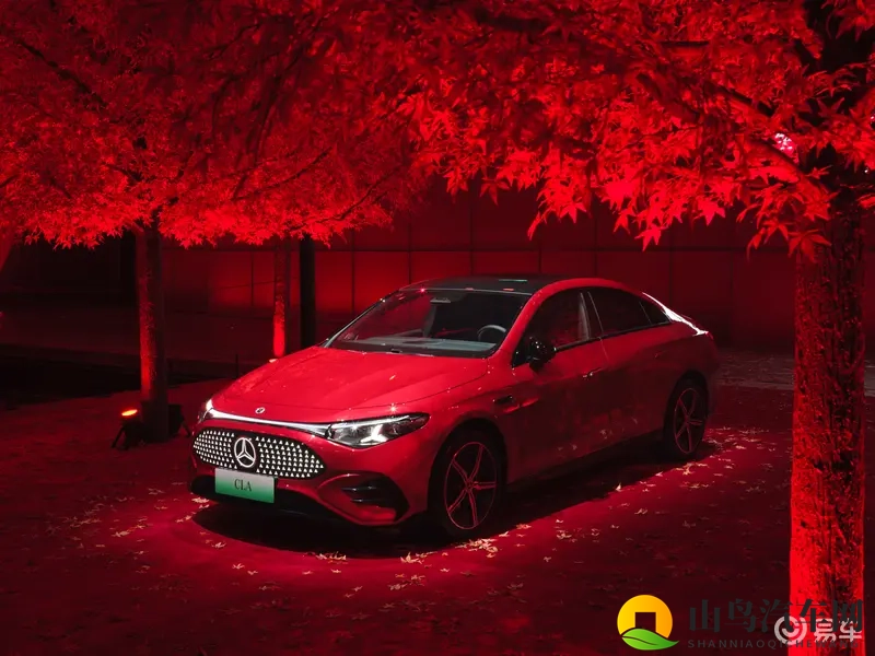 奔驰纯电CLA上市，24.9万起，续航866挑战新势力-1