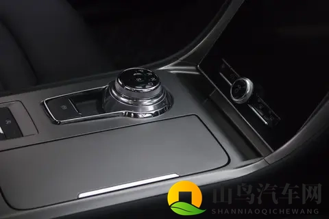 自动驻车和电子手刹有什么区别？老司机：这都不懂别开车了-1