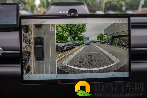 开2025款星纪元ET纯电Ultra四驱，女司机也可以在都市里“撒欢”-2