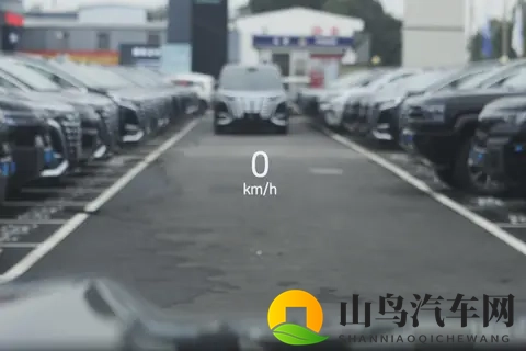 方程豹钛7 买得钛对了！满油电跑1300公里  970L后备箱直逼小货车-1