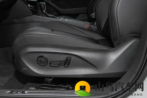 2025款大众CC选购指南：动力与配置如何选更值-1