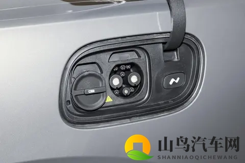 乐道L90 2025款 六座版Pro：以技术细节重塑家庭出行新标准-1