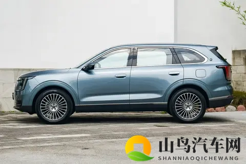 999万起买七座SUV，能装能省，还越级豪华？-1
