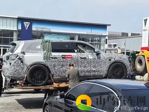 问界M9L长轴距版谍照曝光 或为首款“非凡大师”车型-1